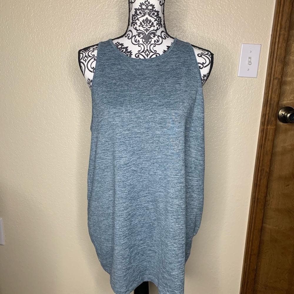 🌾 3/$10 Old Navy Active Blue Maternity Tank Top